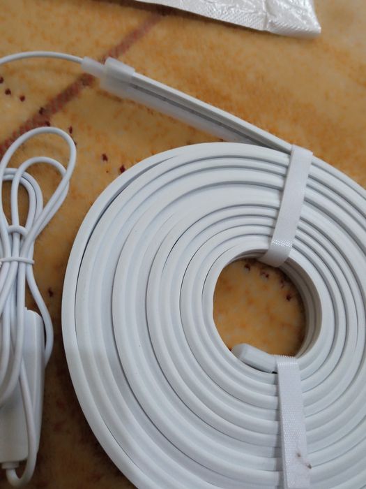 светодиодная неоновая лента с USB-подключением.