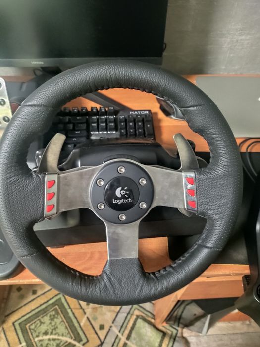 Продам ігровий руль Logitech G27 Racing Wheel