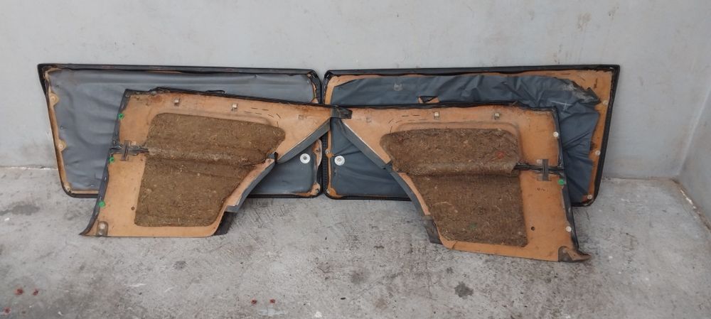 Boczki BMW E30 Coupe psi ząb