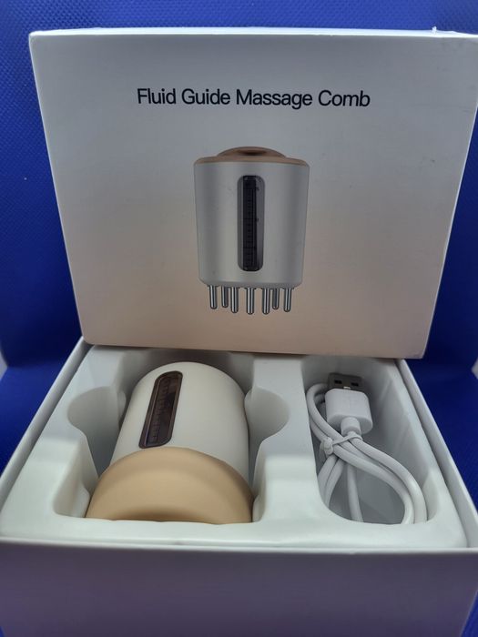 Elektroniczny aplikator do masażu skóry głowy z pojemnikiem na olejek