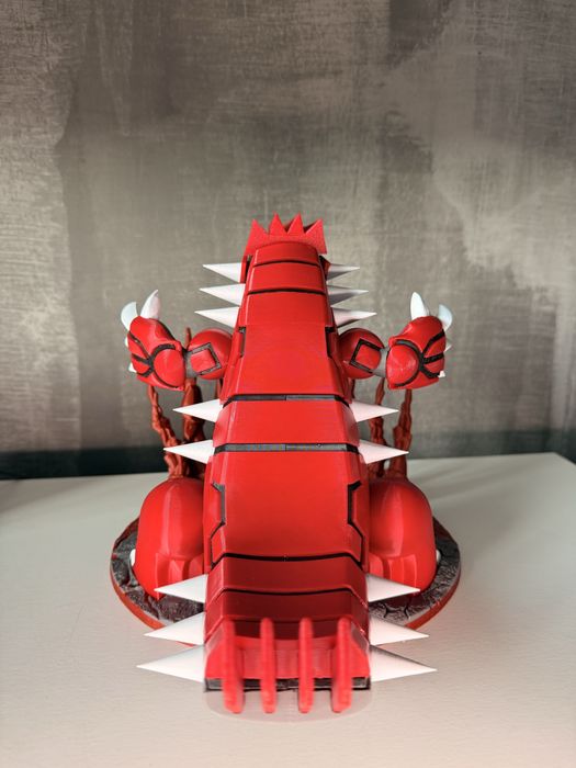 Figurka Groudon Pokemon – Druk 3D + Podstawka Diorama (20 cm)