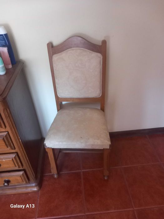 Cadeiras quarto tecido e nadeira