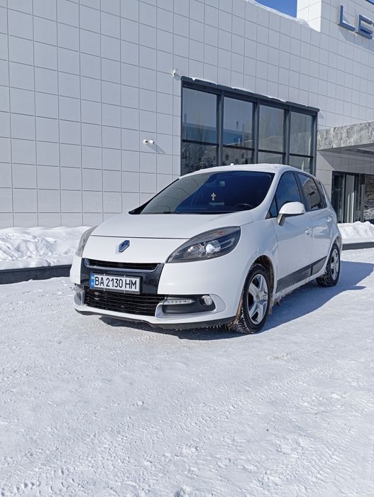 ТЕРМІНОВО. Продам Рено Сценік економний дизель.