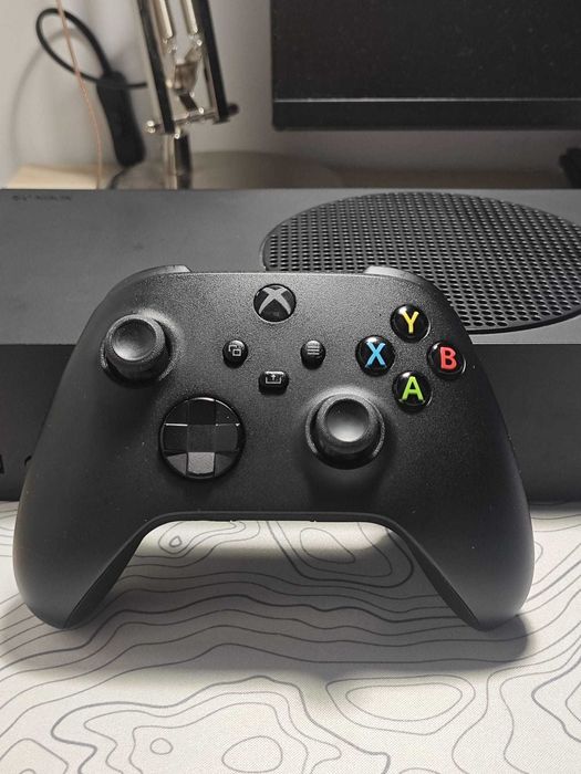 Xbox Series S 1TB Preta + 2 Comandos | Caixa Original