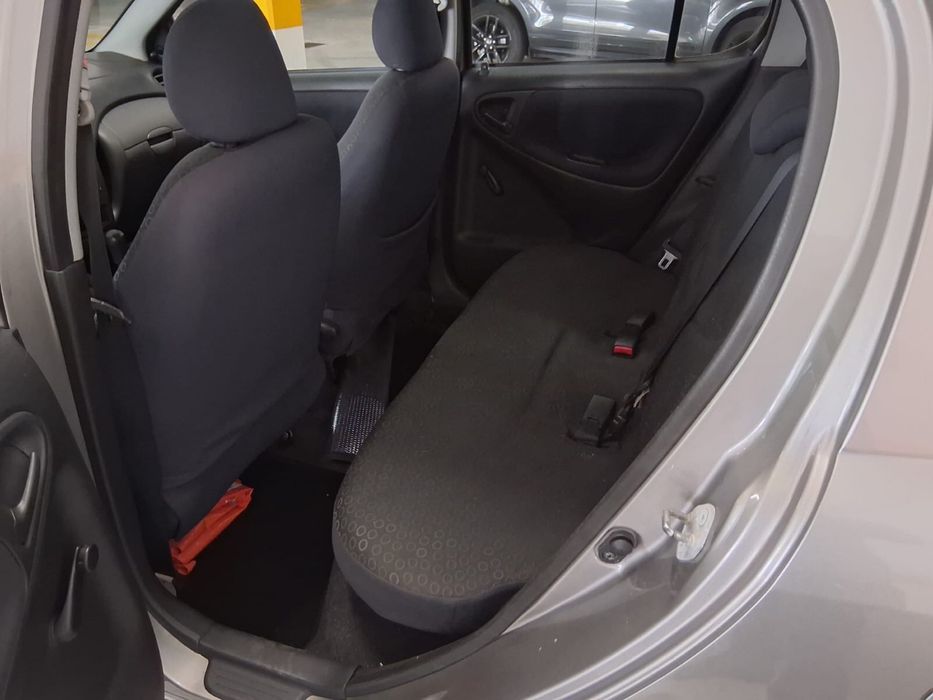 Toyota Yaris — fotografia 5