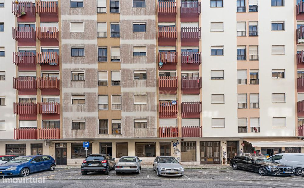 SUSPENSO Escritório com 218 m2 na Quinta da Samaritana, em Belas, Quel — Queluz E Belas, Lisboa