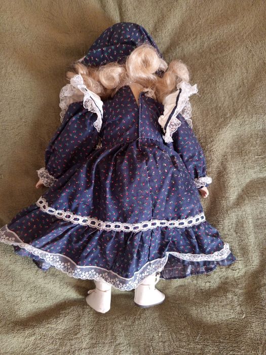 Винтажная кукла, очень красивая