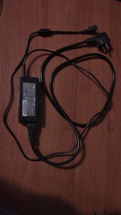 Зарядка до ноутбука