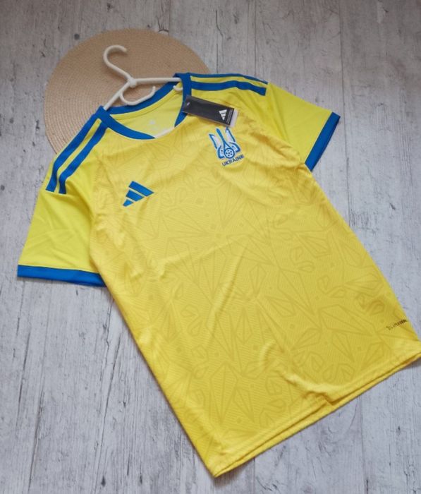 Нова футбольна футболка збірної України (Adidas)