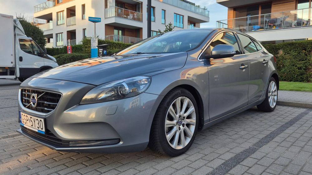Volvo V40