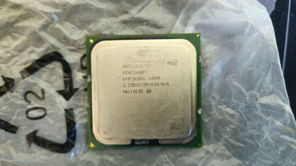 CPU P4 e Intel Celeron + Memórias variadas