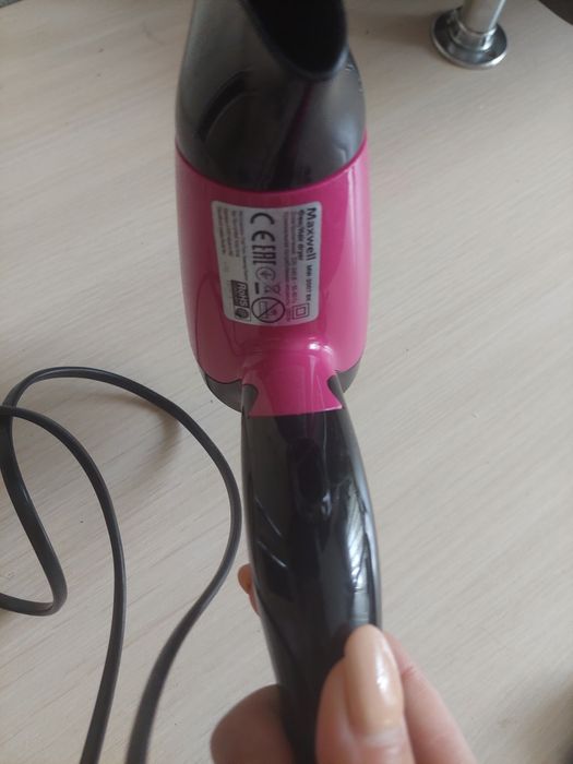 Фен для волосся.