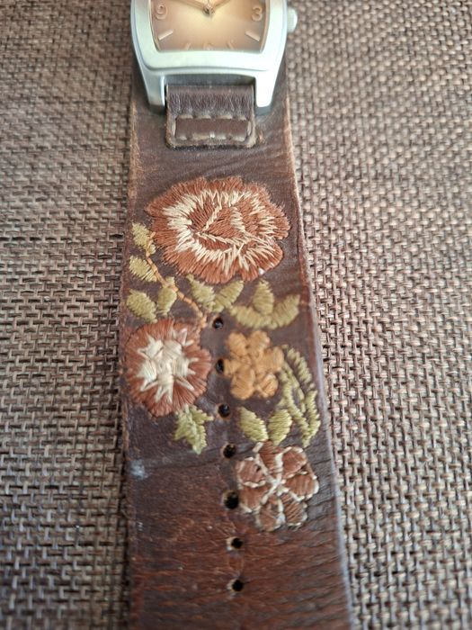 Śliczny zegarek Fosil