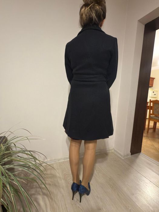 Płaszczyk czarny zimowy