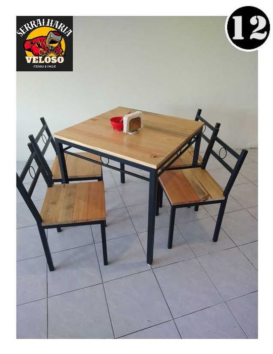 Conjunto de mesas e cadeiras (NOVAS)