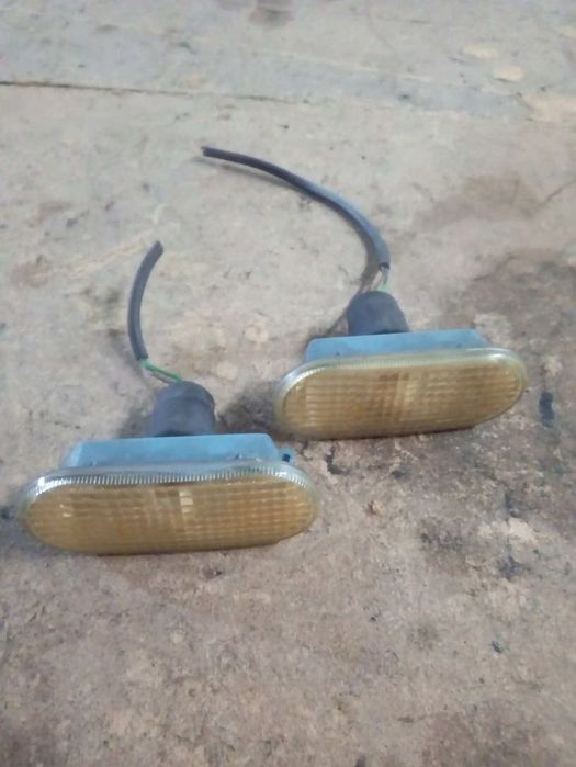 Piscas Guarda Lamas F.D Volkswagen Passat (3B2)