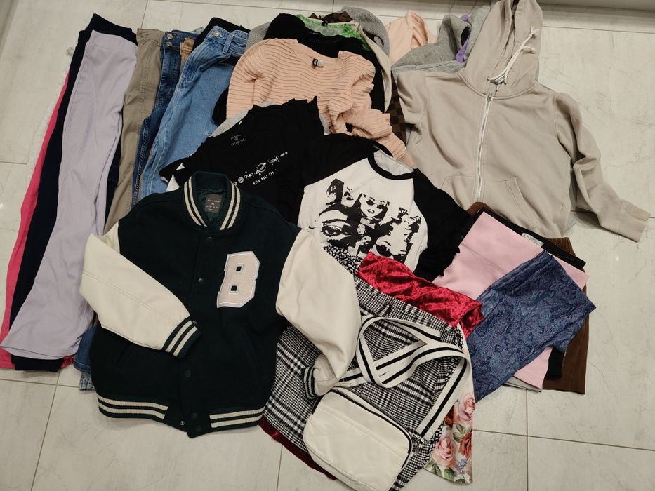 Zestaw ciuchów XS,S 51 sztuk