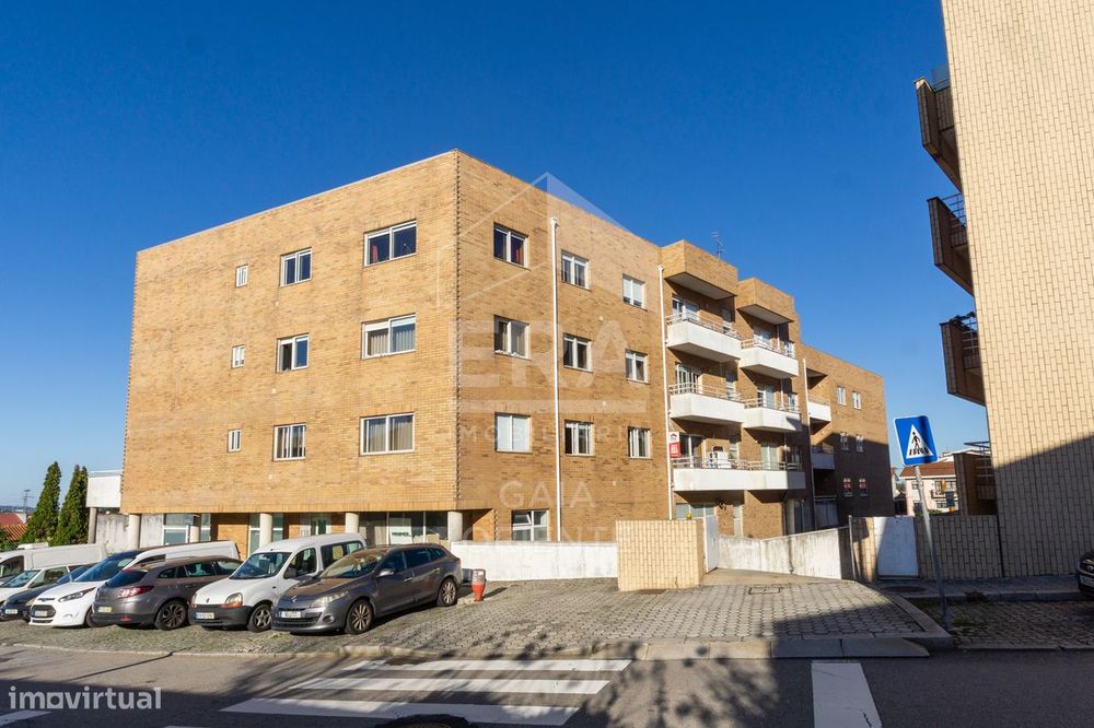 T2 com garagem e varanda junto à N1 – Seixezelo — Grijó E Sermonde, Porto