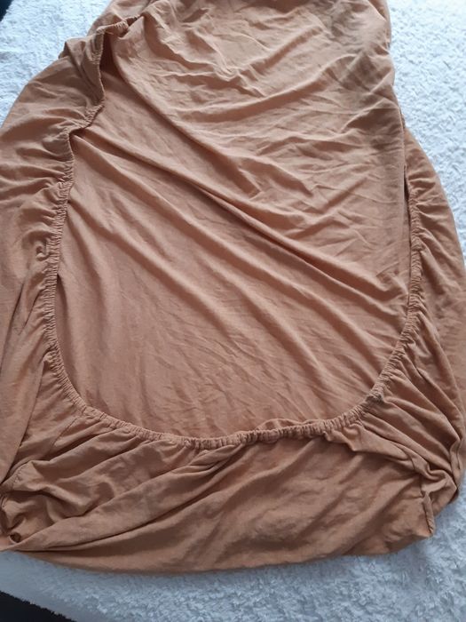 Prześcieradło z gumka na pojedyncze lozko i inne ..