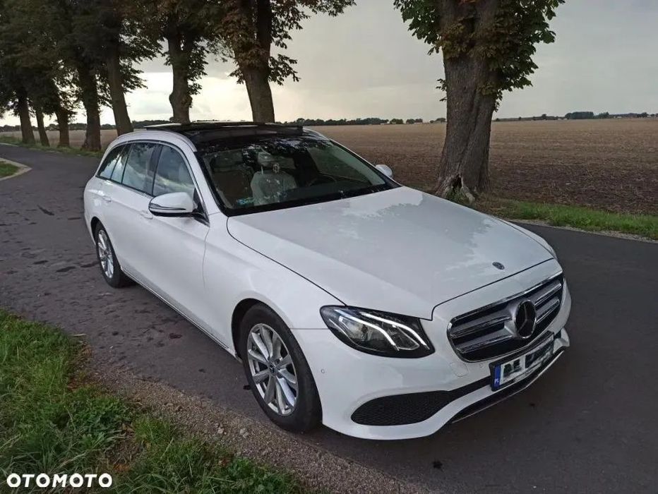 Mercedes-Benz Klasa E Mercedes-Benz Klasa E 220 d 4-Matic 9G-TRONIC Airmatic
