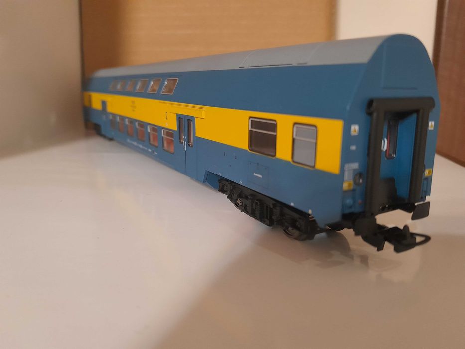 2 wagony pasażerskie piętrowe PKP, 2 klasy -  PIKO