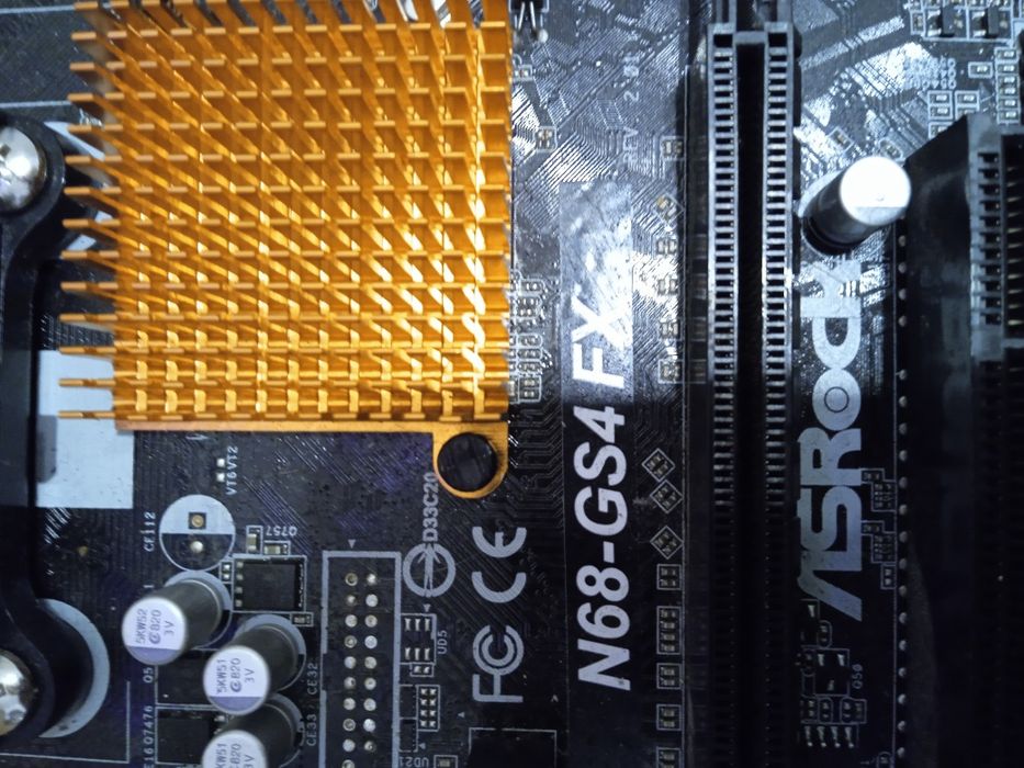 2 płyty główne plus chłodzenia ramy procesory