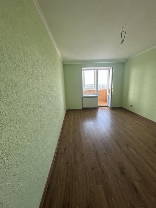 Продаж вул. О. Довженка, 3 кім. 87 м2, 98000$