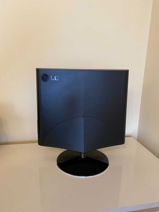 Монітор 17" LG Electronics L1760TR-BF Чорний