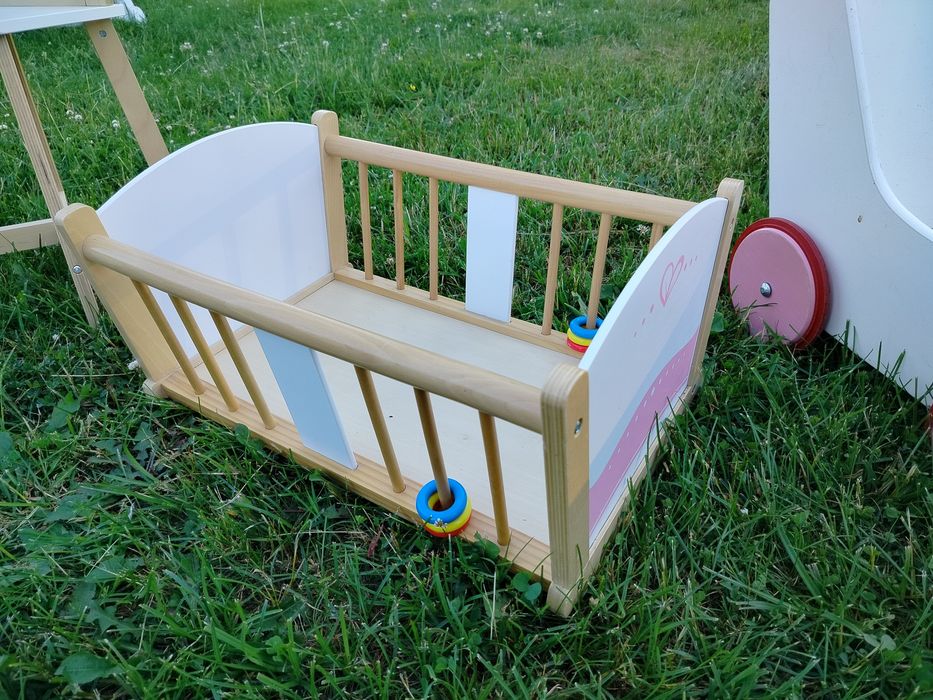 HAPE drewniane mebelki dla lalki kołyska wózek krzesełko