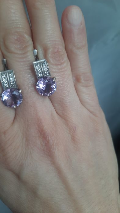 Срібні сережки з аметістом.