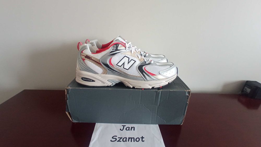 49 New Balance 530 White / Silver / Red MR530ZNR