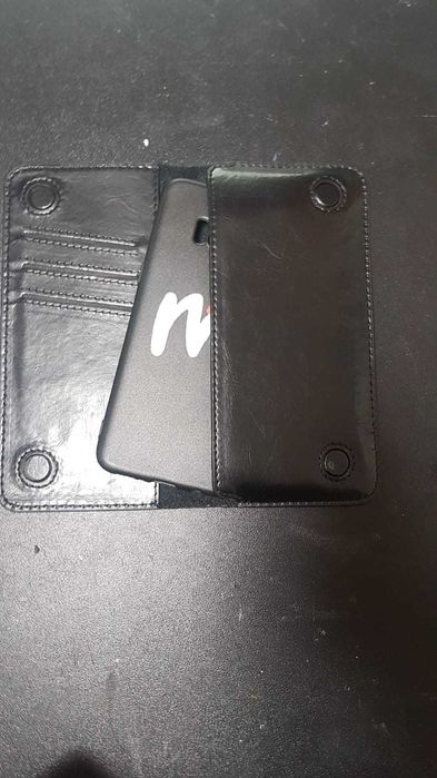 Skórzane etui na telefon i karty płatnicze