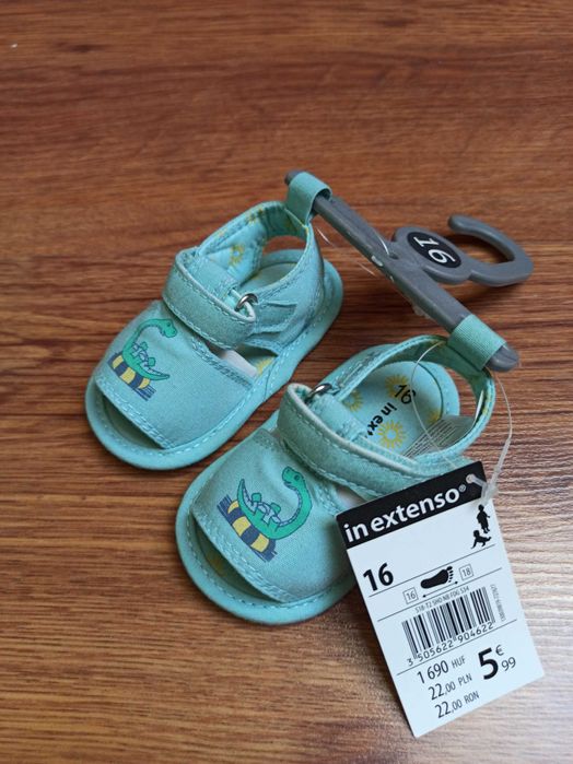 Sandałki niemowlęce