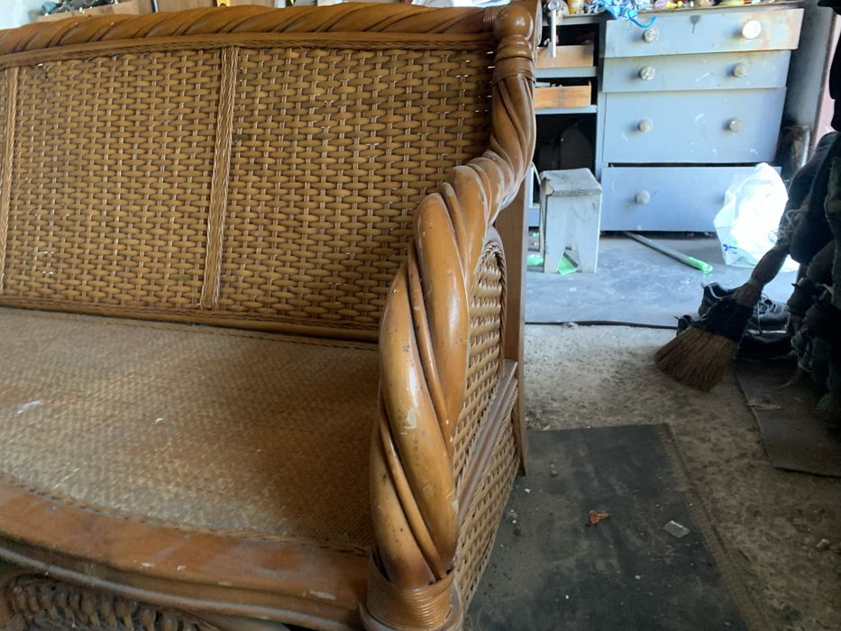 Продам диван ротанговый в хорошем состоянии