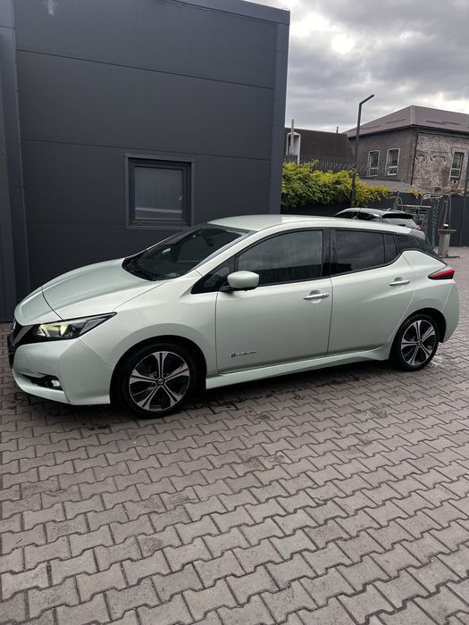 Аренда авто Nissan Leaf 2018 40квт