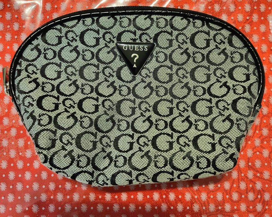 Косметичка  Guess(Гесс) оригінал