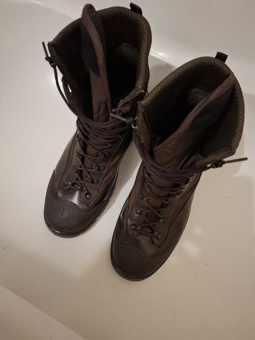 Buty Demar wojskowe letnie brązowe MON roz. 46.
