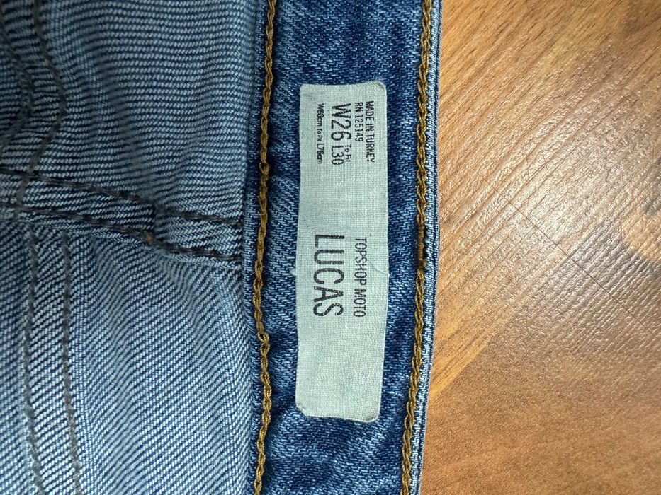 Spodnie jeansowe rybaczki 3 4 z dziurami Lucas Topshop Moto W26 L30 S