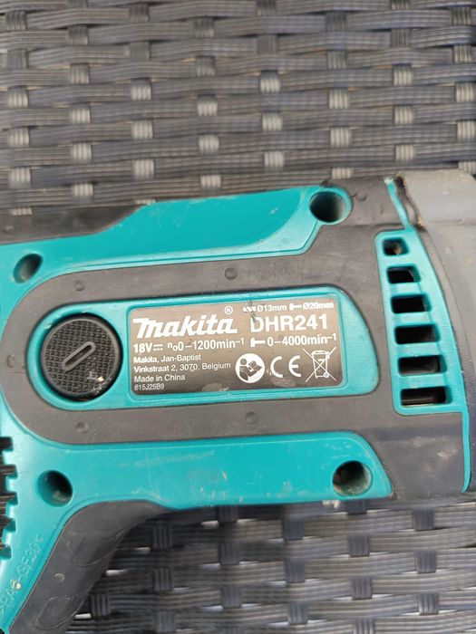 Młotowiertarka Makita DHR 241