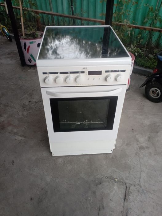 Електроплита в хорошому стані