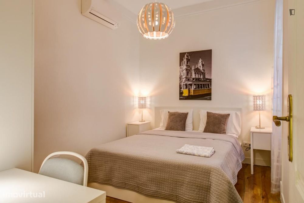 Quarto - localizado em Picoas Lisbon