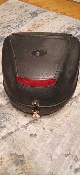 Kufer na kask skuter odpinany z siedziskiem