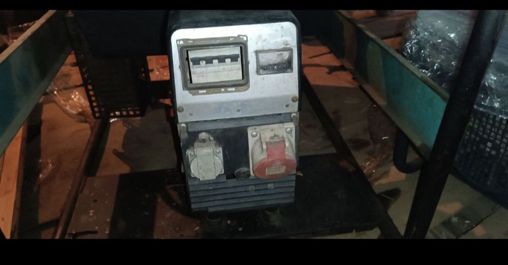 Продам бензогенератор 3.7-8.5kVA