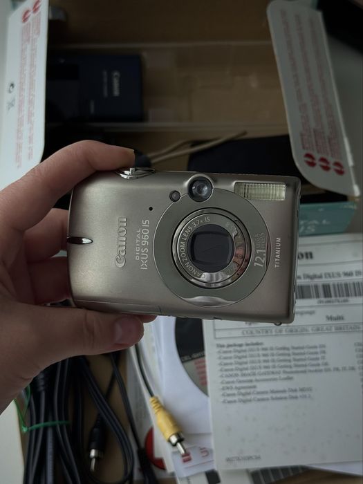 Цифровий фотоапарат Canon Digital IXUS 960 IS Titanium 12.1MP | Повний комплект | CCD | Made in Japan