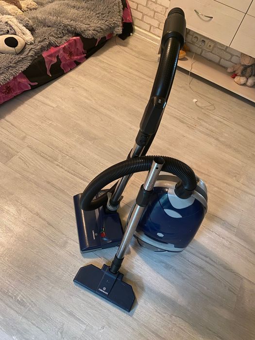 Пылесос Lindhaus Aria Platinum с электрощеткой, многофункциональный