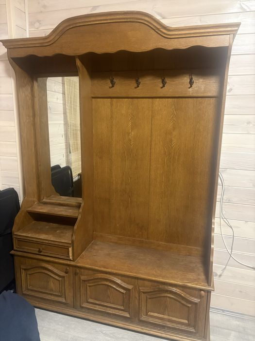 продам винтажний шкаф в  прихожую
