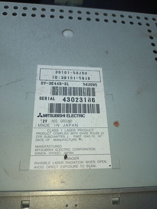 Suzuki Liana części różne,konsola środkowa z radiem