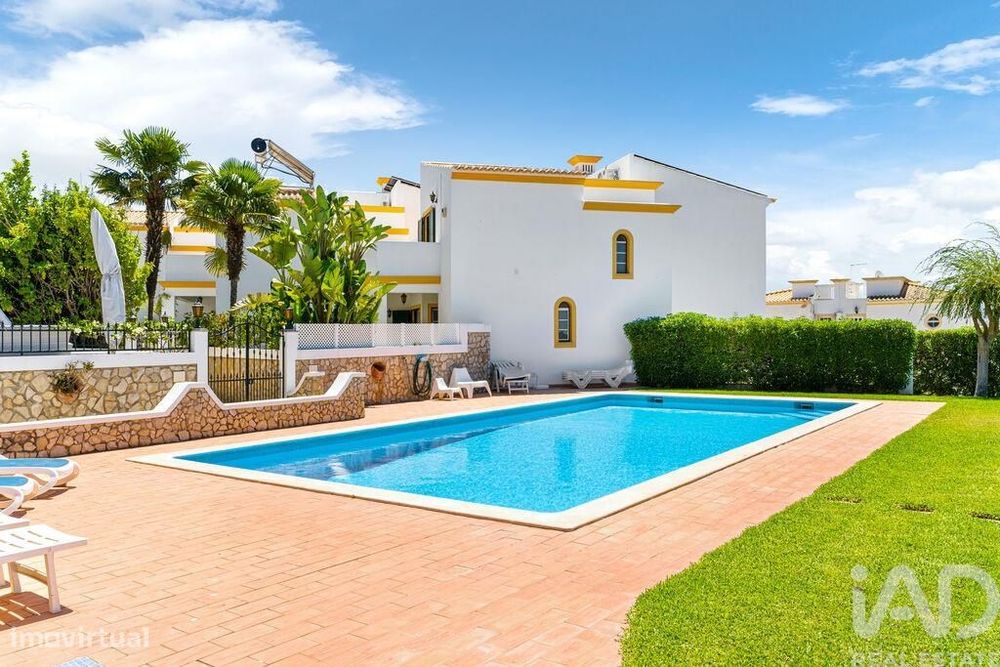 Casa T4 em Albufeira e Olhos de Água de 289,00 m2
