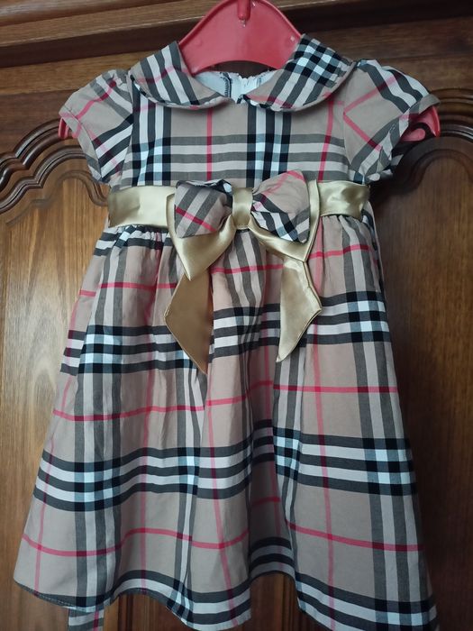 Śliczna sukienka dla dziewczynki jak Burberry r 98