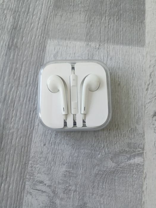 Słuchawki przewodowe Apple białe
